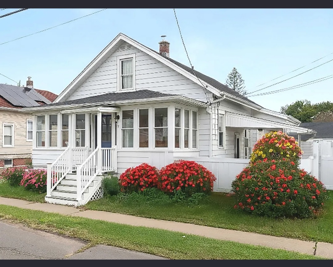 PROPERTY IN HIGHLY DESIRABLE LOCATION